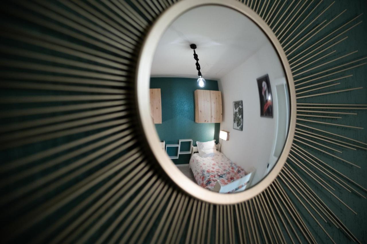 Colorpop - Netflix Wifi Tout Equipe - Appart Pezenas Centre Εξωτερικό φωτογραφία